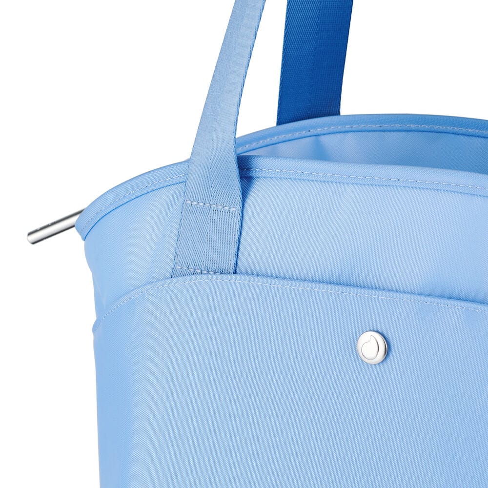 lunch-tote-t1 5341821_02-Swell-Lunch-Tote-Bag-Chambray-Blue-Pocket-Detail_3bd7.jpg