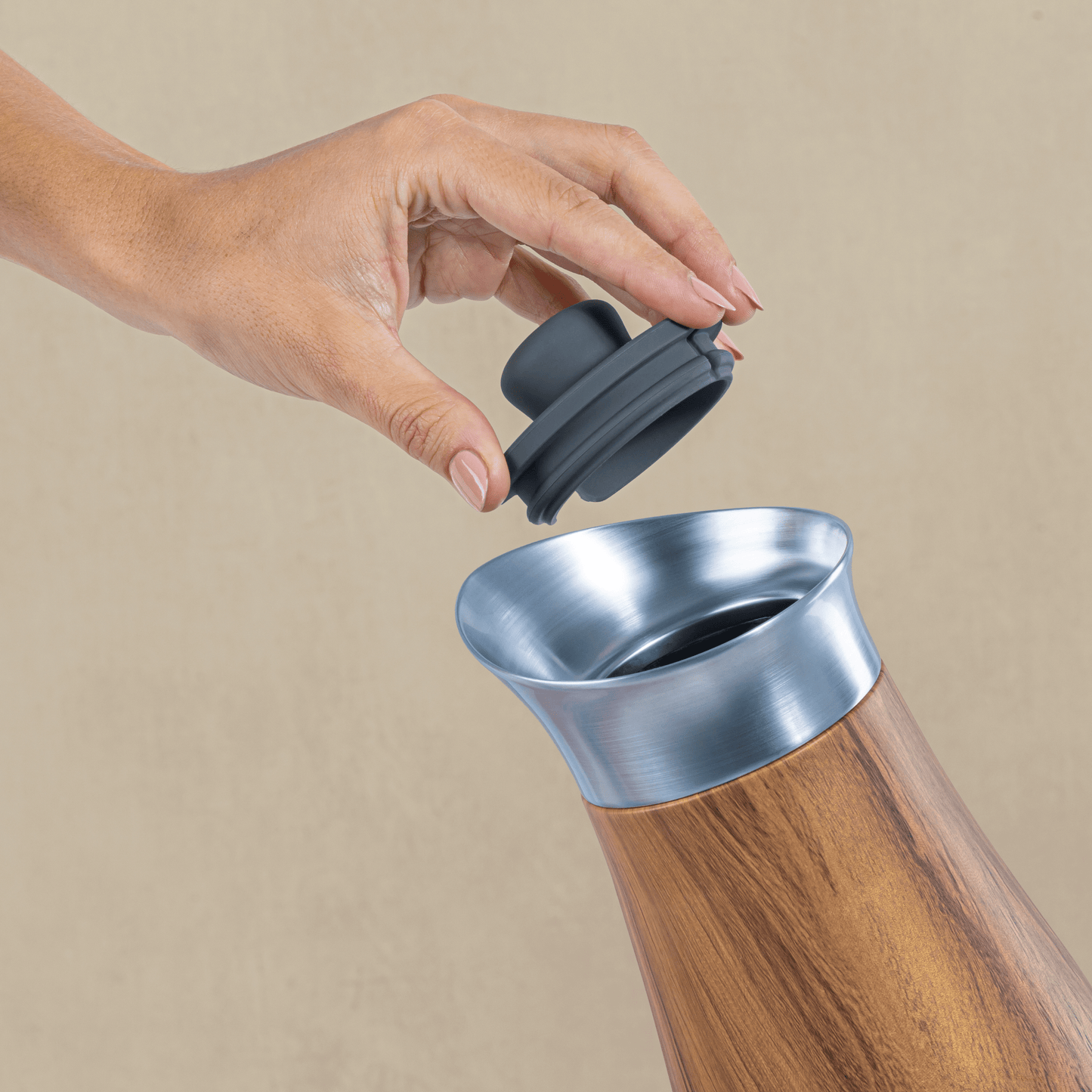 carafe-with-lid-d6 Swell-Carafe-Teakwood-Lifestyle.png